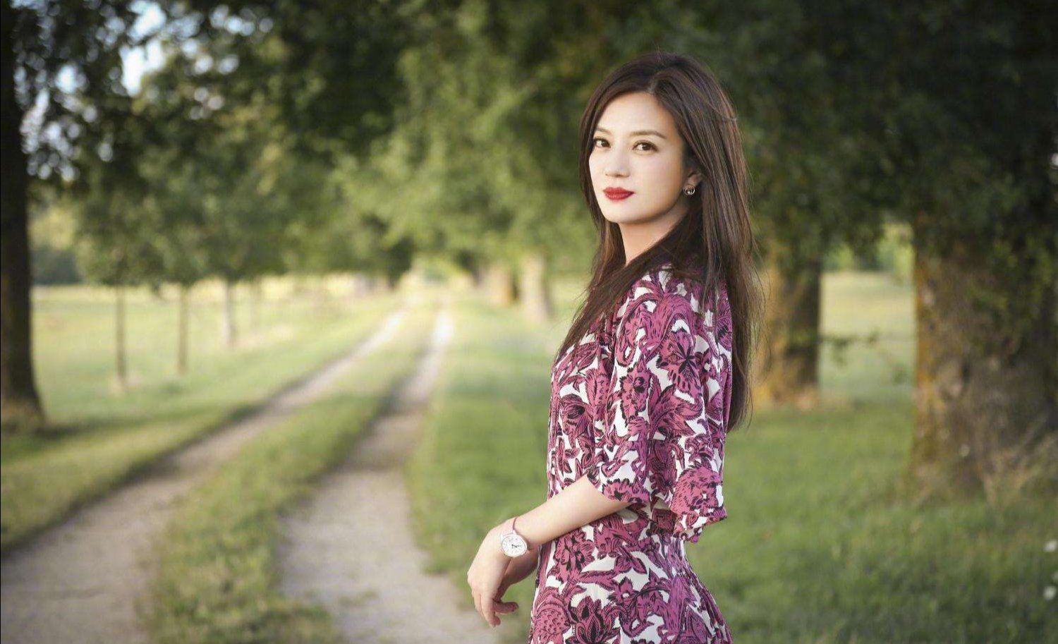 《演员请就位》中，导演的赵薇导过什么作品吗？