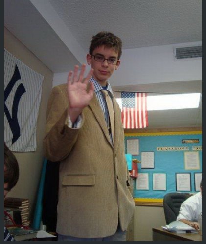 NBA里湖人队的加索尔和灰熊队的加索尔是什么关系？是亲兄弟吗？