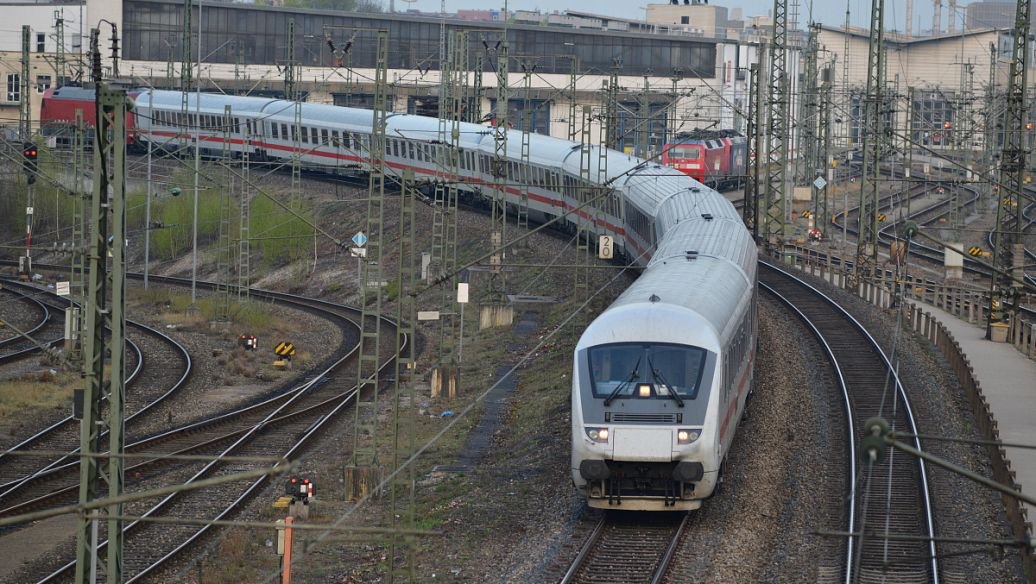 京沪高铁将迎来10岁生日，高铁给人们的生活提供了哪些便利？