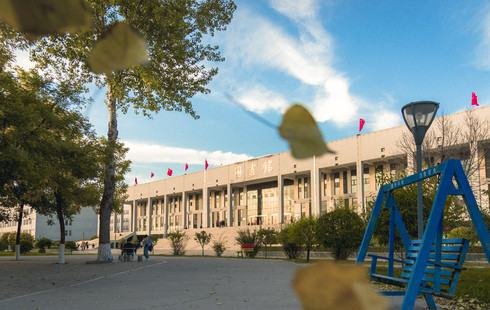 山西农业大学信息学院的环境和住宿条件如何？