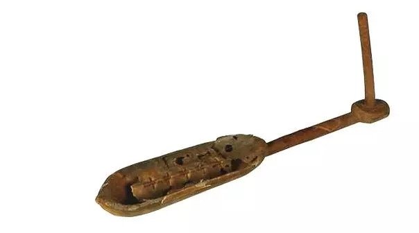 李贺诗句“吴丝蜀相张高秋”中的“吴丝蜀相”代指什么乐器?