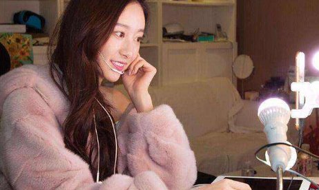 女生工资3千，负债10万，她却说找个老实男人就解决了，你怎么看？