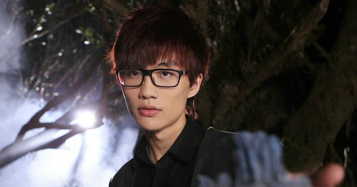 乐坛“清流”许嵩人设崩塌,粉丝却高兴的不行,到底怎么回事?