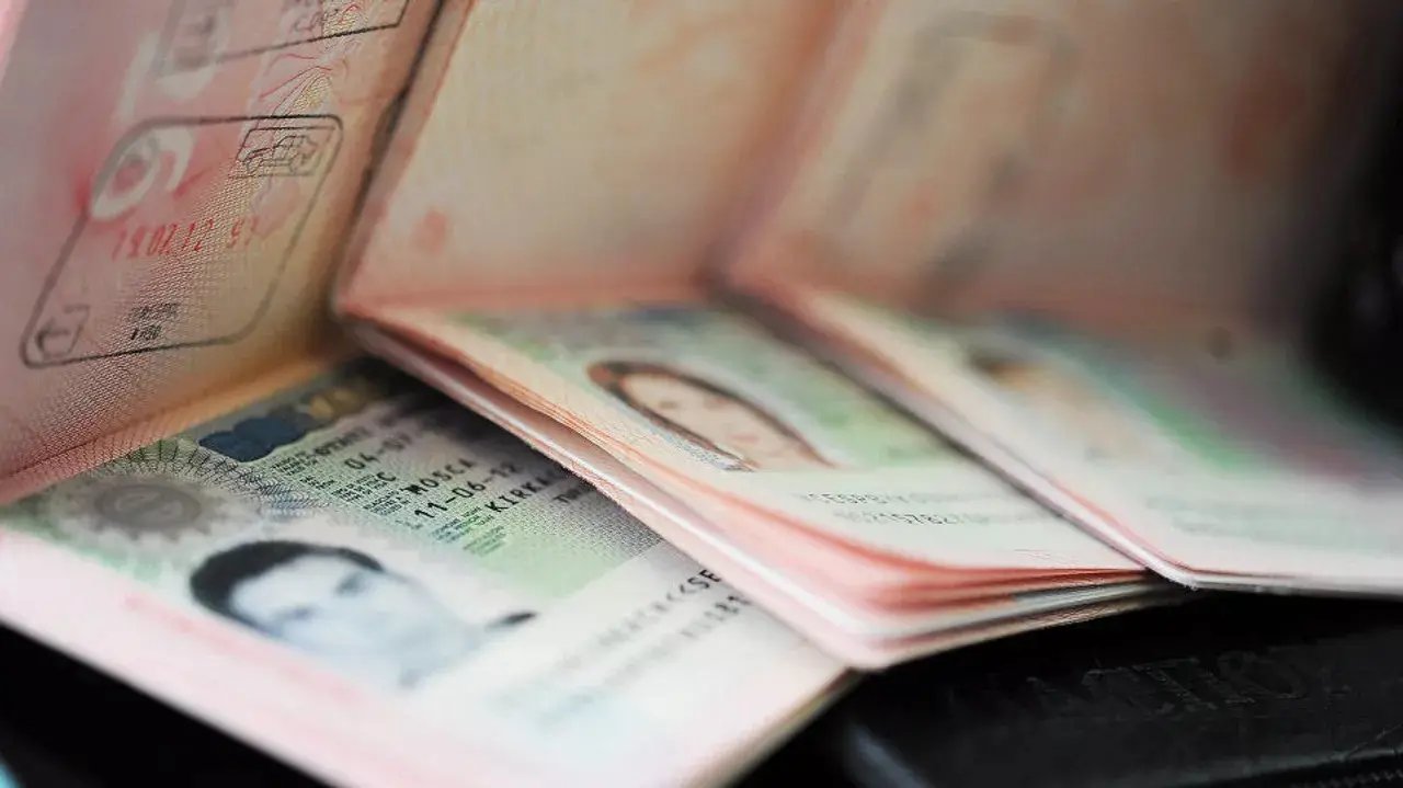 欧盟将讨论禁止向俄公民发放签证？朔尔茨：难以想象！对普通人制裁合适吗？