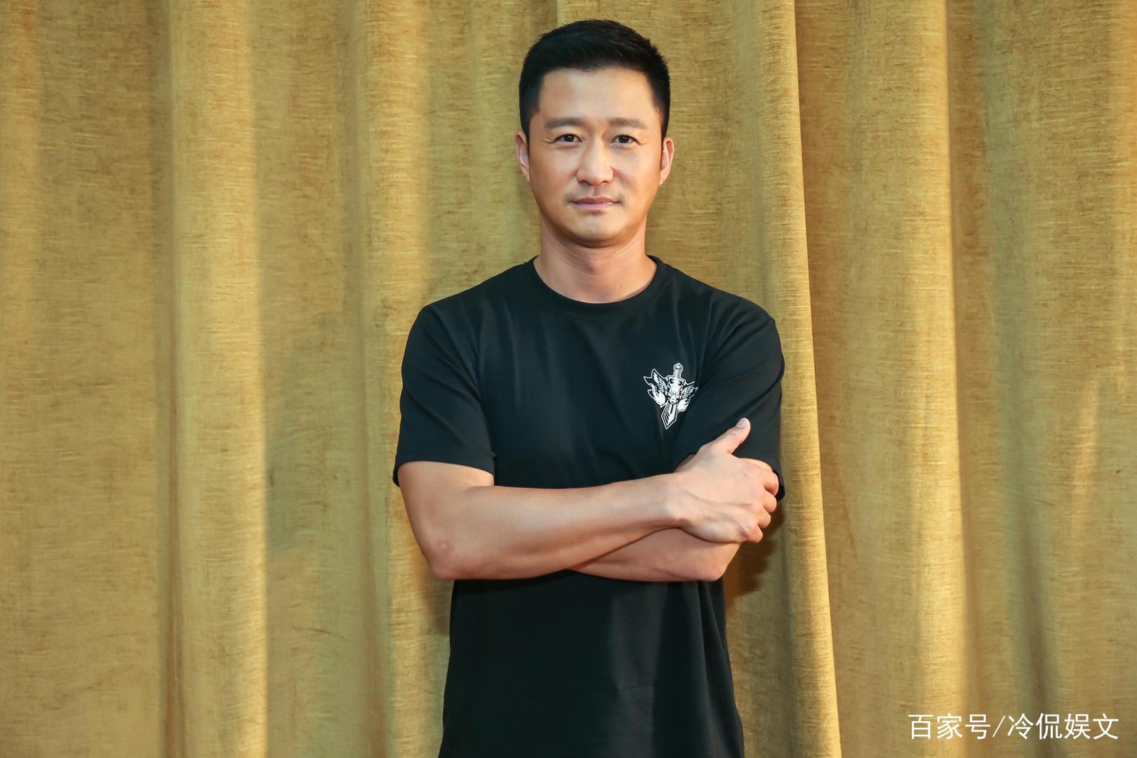 《战狼2》爆红后，李连杰警告吴京：从此夹着尾巴做人，发生了什么事情呢？