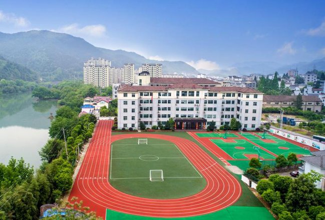 海泉学校现在怎样了？