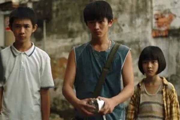 《隐秘的角落》里的严良救落水男孩，你从他身上看到了哪些可贵的品质？