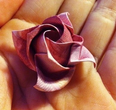 人民币怎么折玫瑰花？