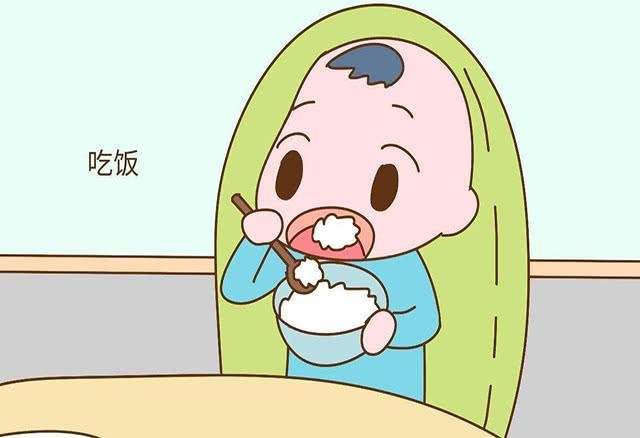 2岁宝宝吃饭时必须看手机，才能吃进去，家长怎么帮他改掉这个习惯呢？