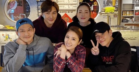 许玮甯与邱泽结婚8个月后，晒照露腰炫腹，把林心如都吓到了！啥状态？