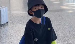 TF家族四代练习生左奇函被曝恋爱，其妈妈发文澄清，这是怎么回事？