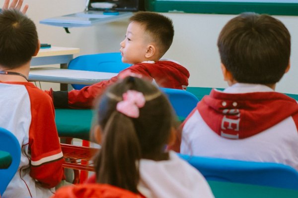 占上风造句短句