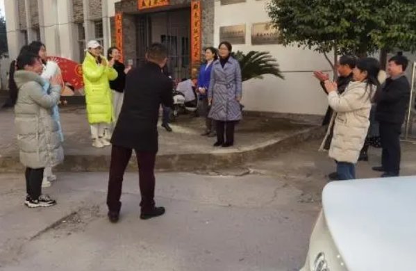 奉新县教育局电话