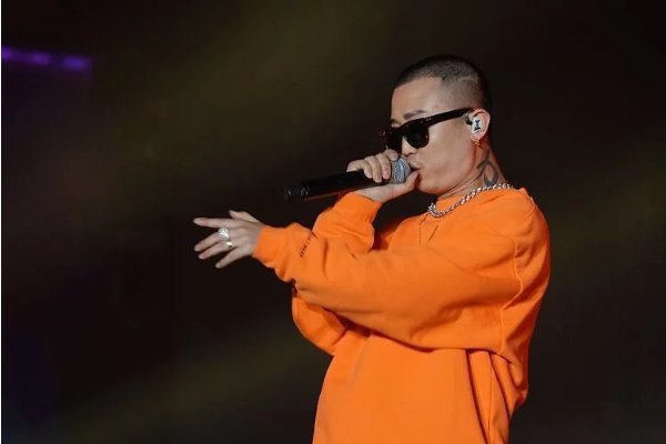 周延老婆王斯然是干什么的