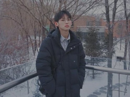 摘掉眼镜的唐九洲被网友称是解开封印了，你是怎么认为的？