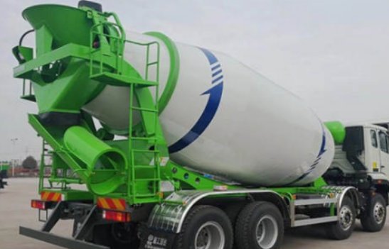 我想买一辆水泥搅拌车，大概多少钱？？