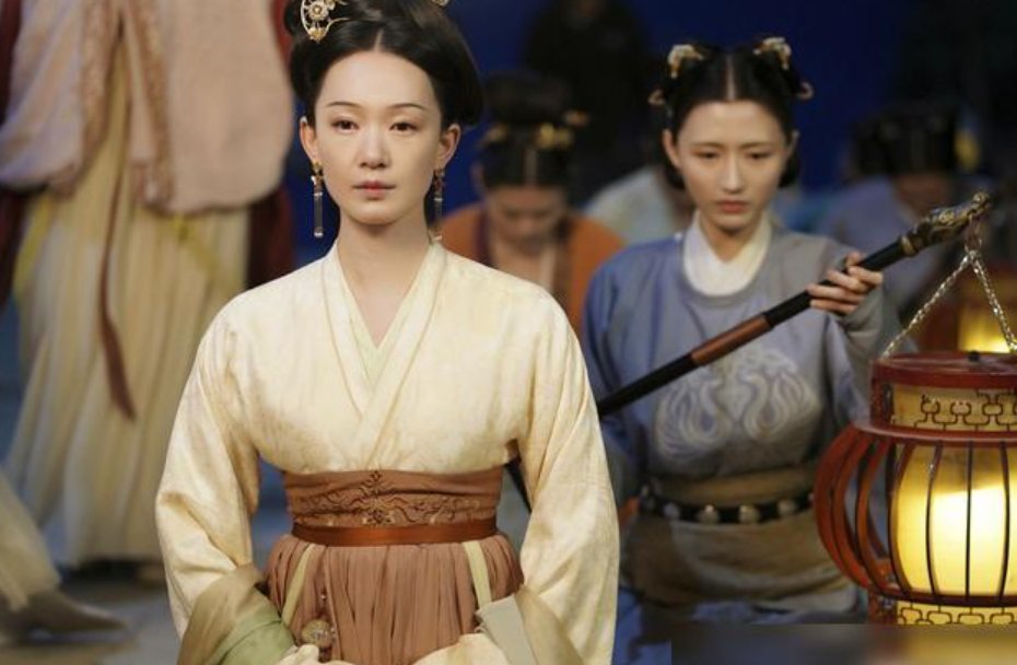 世子的小奶妈婉儿是谁