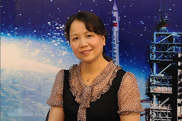 黄伟芬老公是谁？