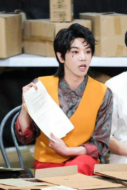 华晨宇被嘲唱歌像做法，本人幽默回应，他有过哪些高情商场面？