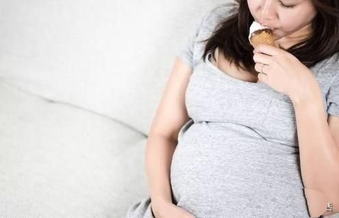 孕38周了，上午做了胎心监护还好，下午一直在肚子里动，怎么回事呀？