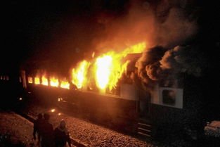 河南一工厂发生火灾，记者直播工厂火灾手机被抢遭警告，怎么看待这种行为？