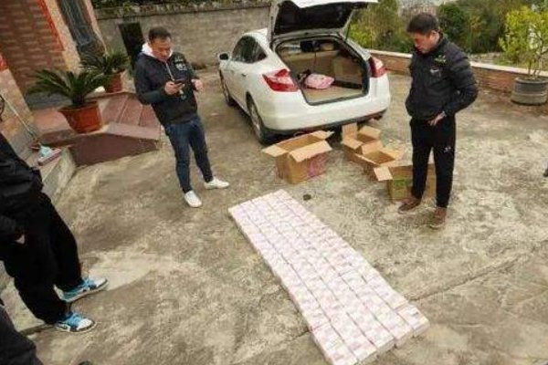 上海民警从地下挖出160万元现金，背后涉及了怎样的大案？