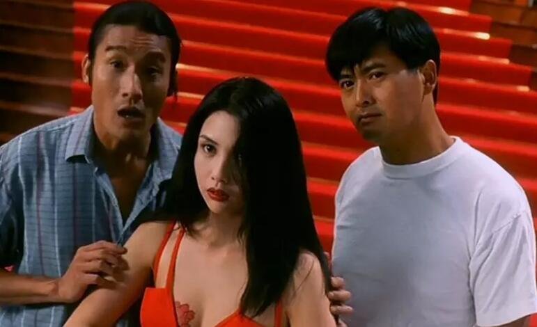 梁家辉跟小孩子赌钱，周润发坐在旁边他输惨了什么电影