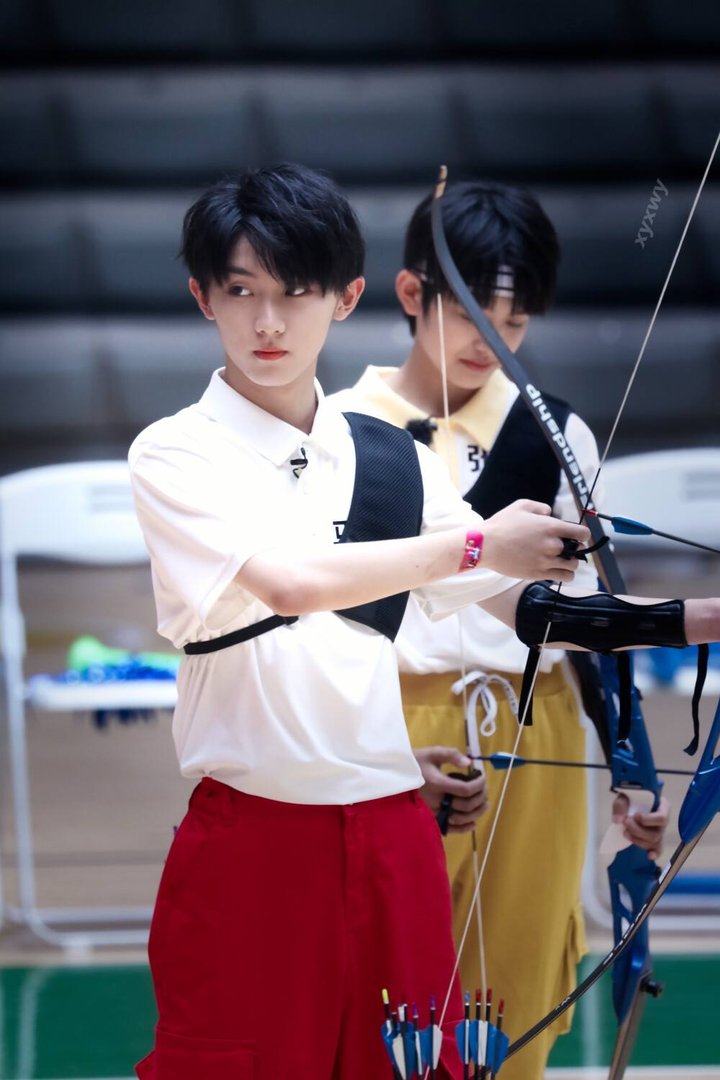 马嘉祺家里有钱吗？