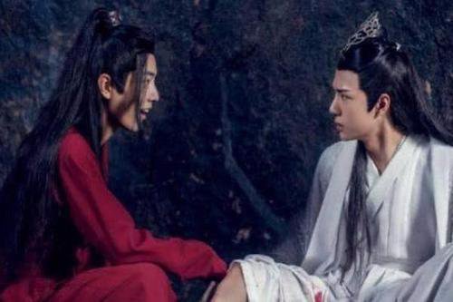 因后续制作团队变更 ,《默读》选角计划宣布暂停,为何《默读》频频遭遇困境?