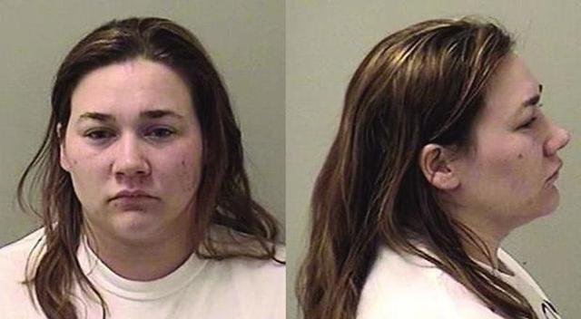 女老师夺走两男生第一次,在车上与学生发生关系,结果如何?