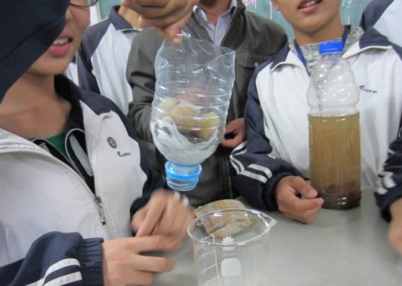 化学净水实验中。一贴，二低，三靠是什么？