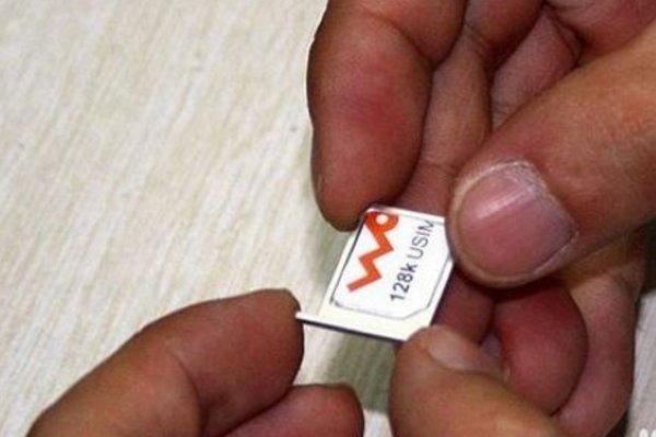 换了新手机需要用小卡，那么如何剪裁成小卡，如果以后想用大卡又该怎么办？