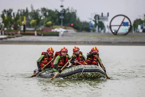 平顶山暴雨亲历者称雨不停不敢睡，暴雨天气我们该如何做好防护？