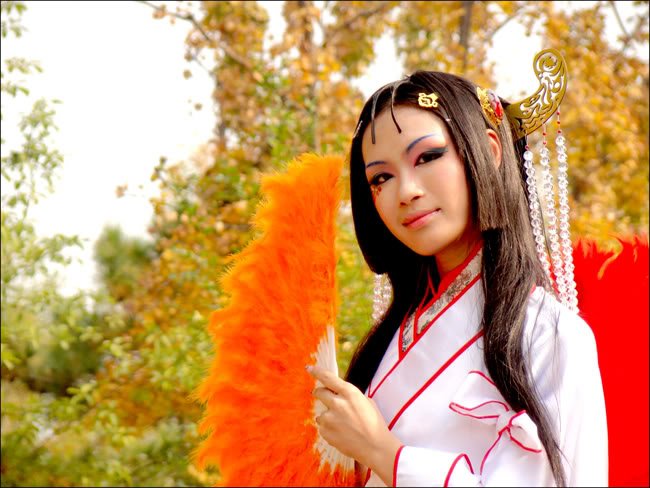 五色妖姬的人物经历