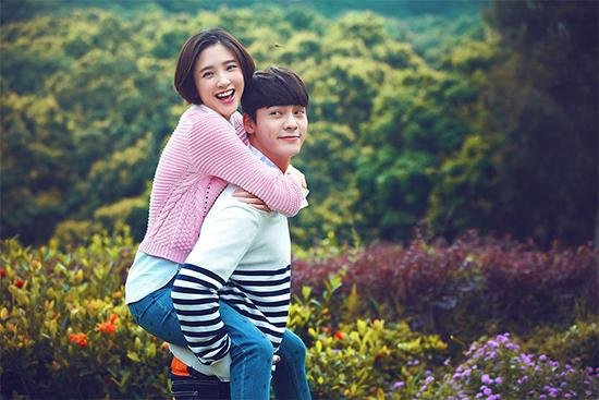 电视剧《因为爱情有幸福》中秦飞唱的歌是什么？