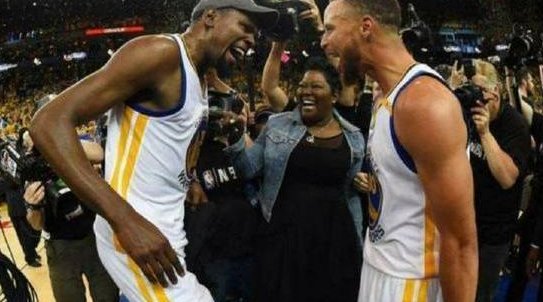 库里是怎么调侃杜兰特的？