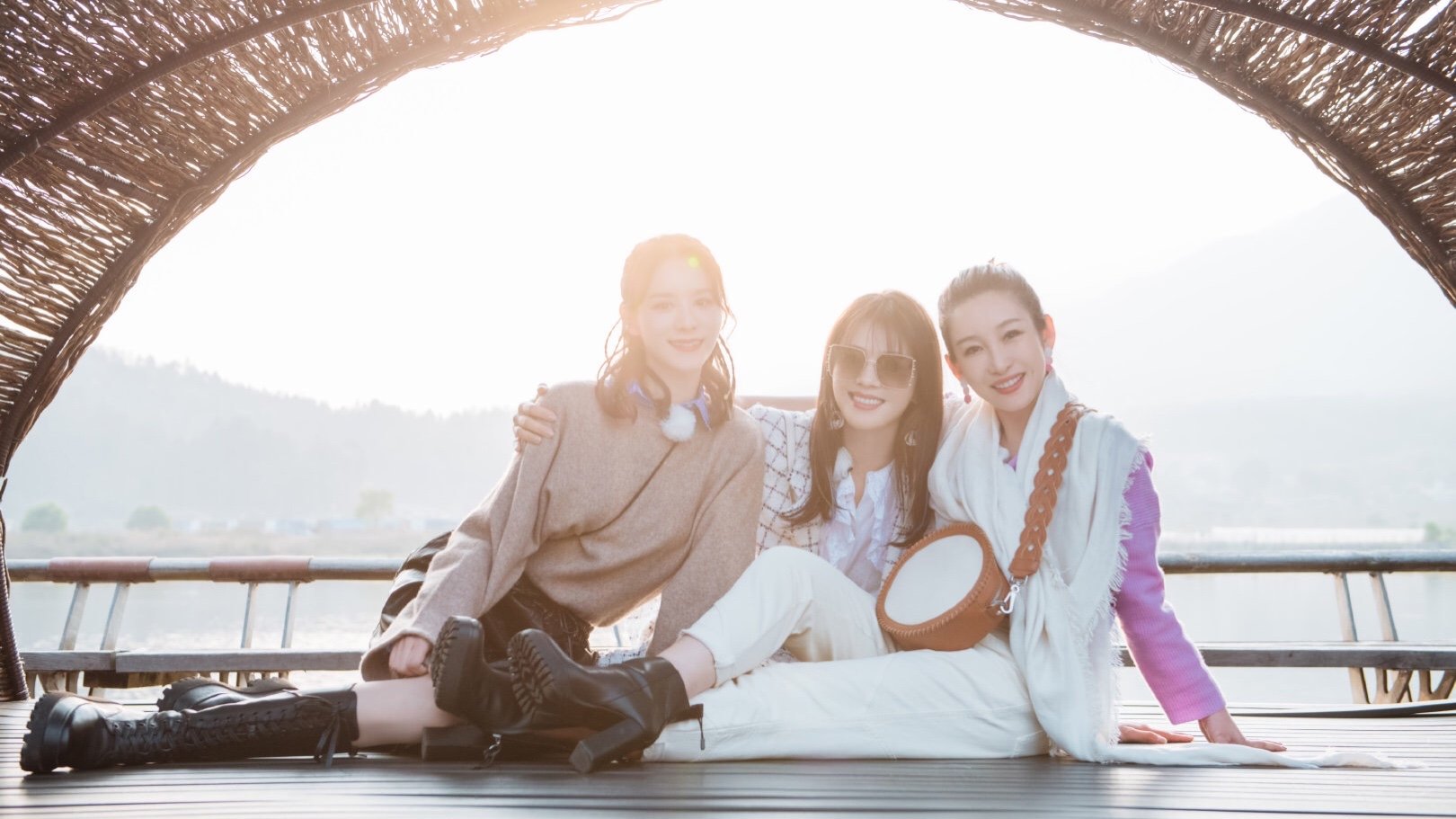 综艺节目中，蒋勤勤、秦海璐、刘涛素颜同框，她们三人的素颜状态如何？