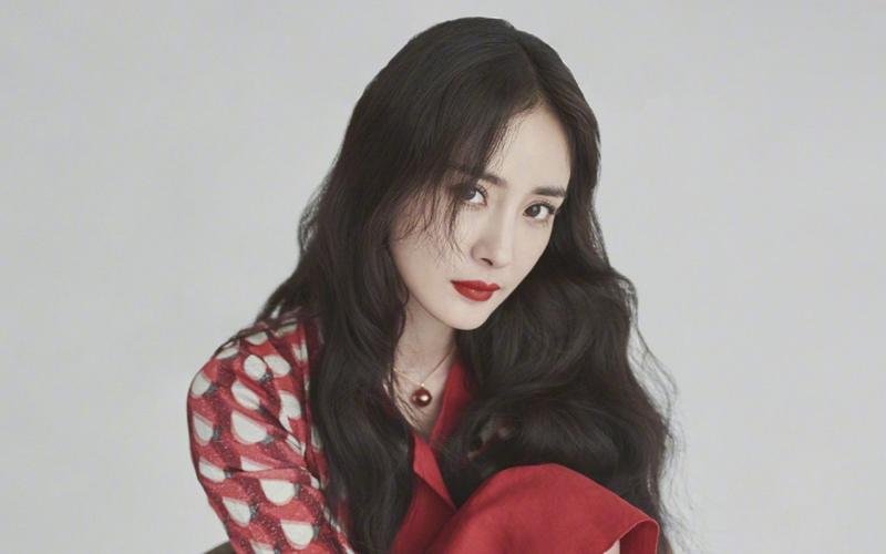 杨幂直播中说希望我的员工都有甜甜的恋爱，娱乐圈的好老板还有谁？