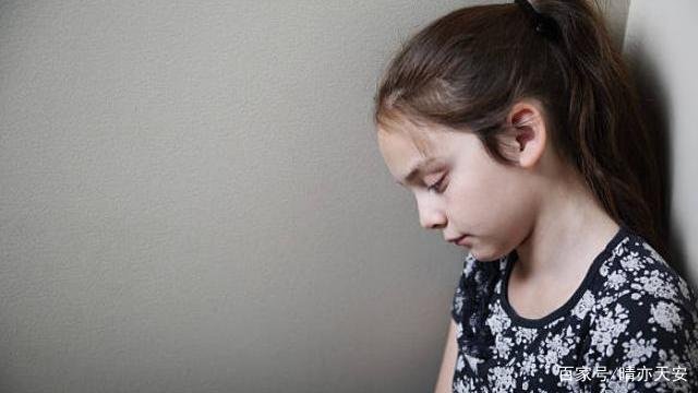 养父母去世，遗产全留给姐姐，双胞胎妹妹萌生可怕心思，她会怎么做？