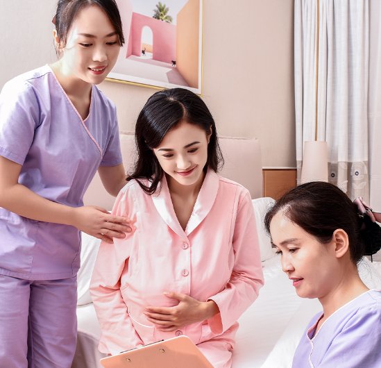 我想报一个月嫂培训班 请问要多少钱呢？