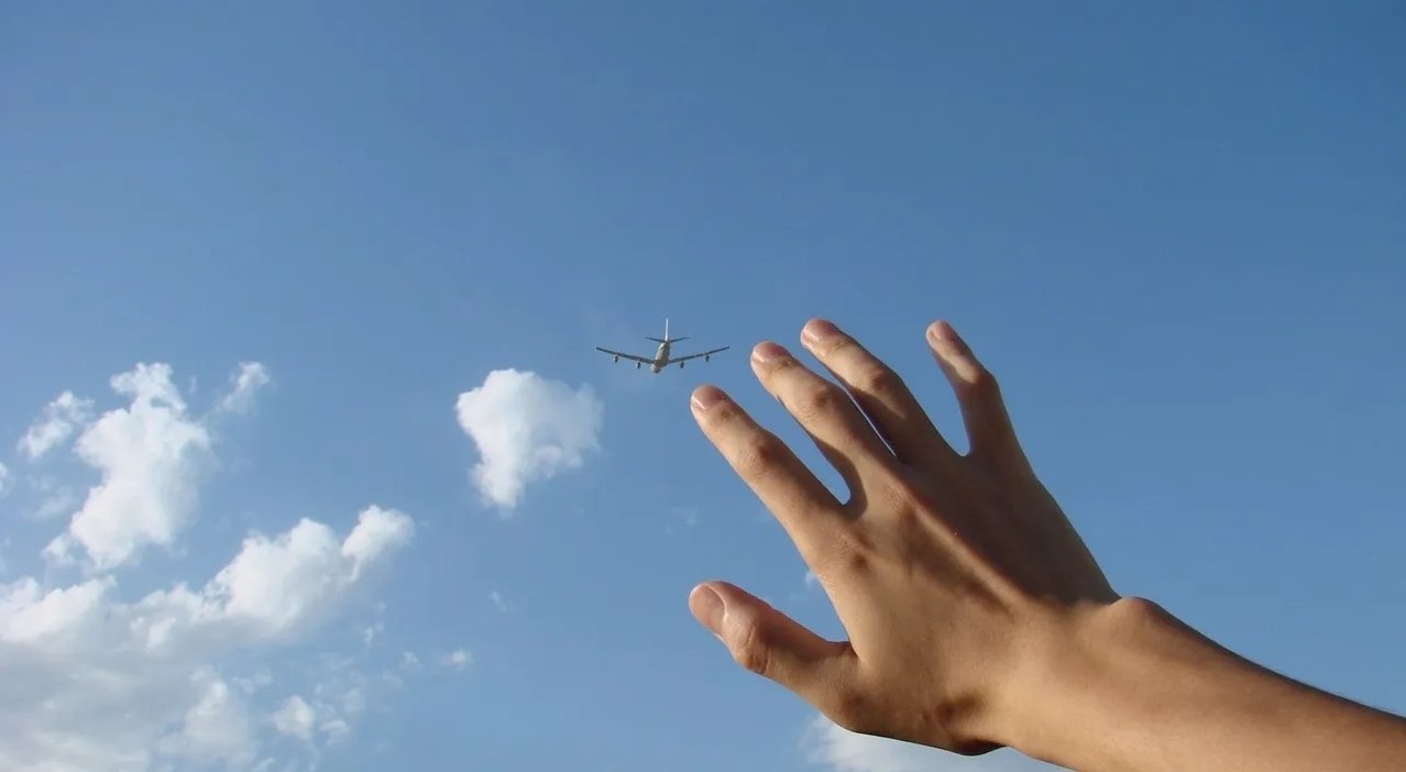 触手可及的意思