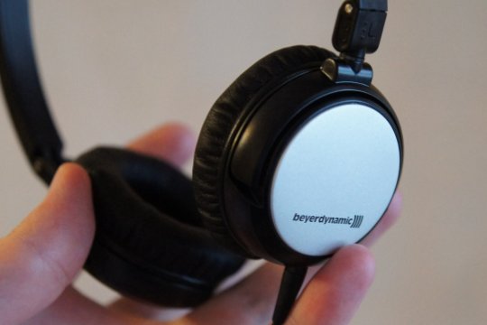 听声辨位耳机哪个好