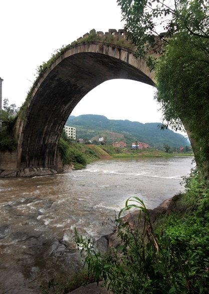 达州的彩虹桥在那里？