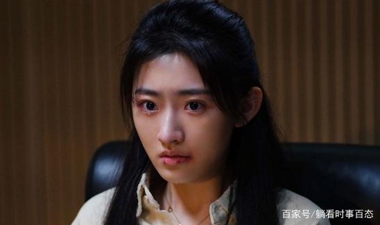 扫黑风暴中孙兴为什么要徐英子用嘴咬桌角呢？