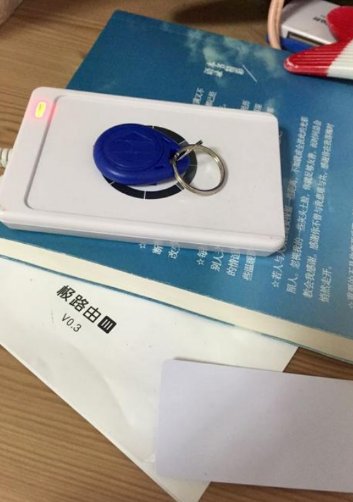 苹果手机如何复制磁卡开门？