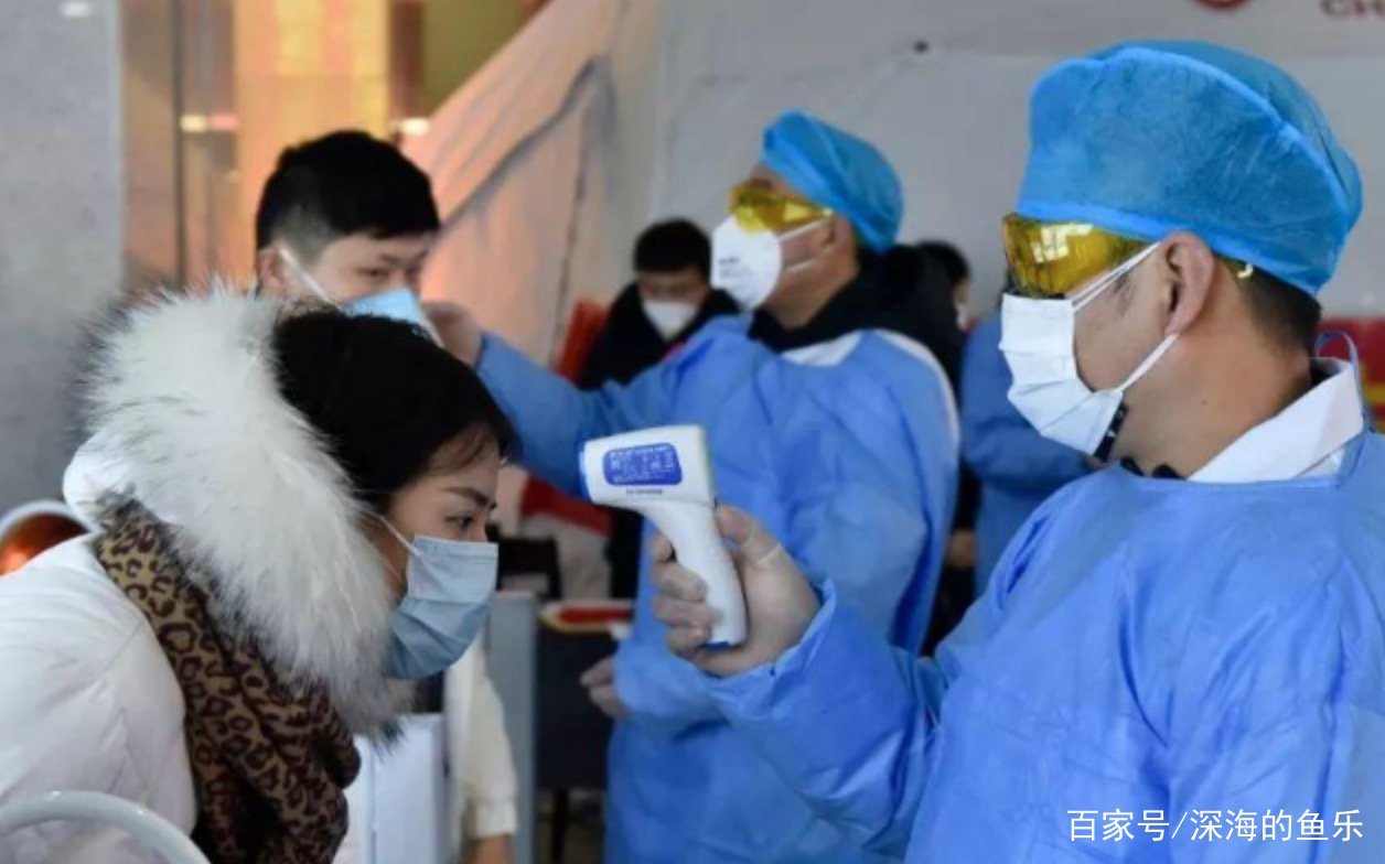 一家三口确诊新冠，另一人为什么没事？