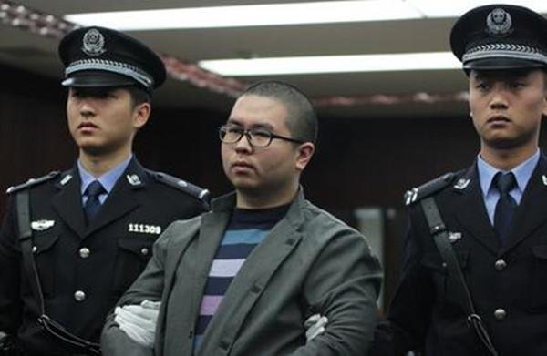 假学生，真杀手，惨无人道地杀死了同学，后来怎样了？