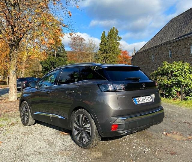 标致的翻身之作？新款3008实车，换全新中控屏，外观更运动