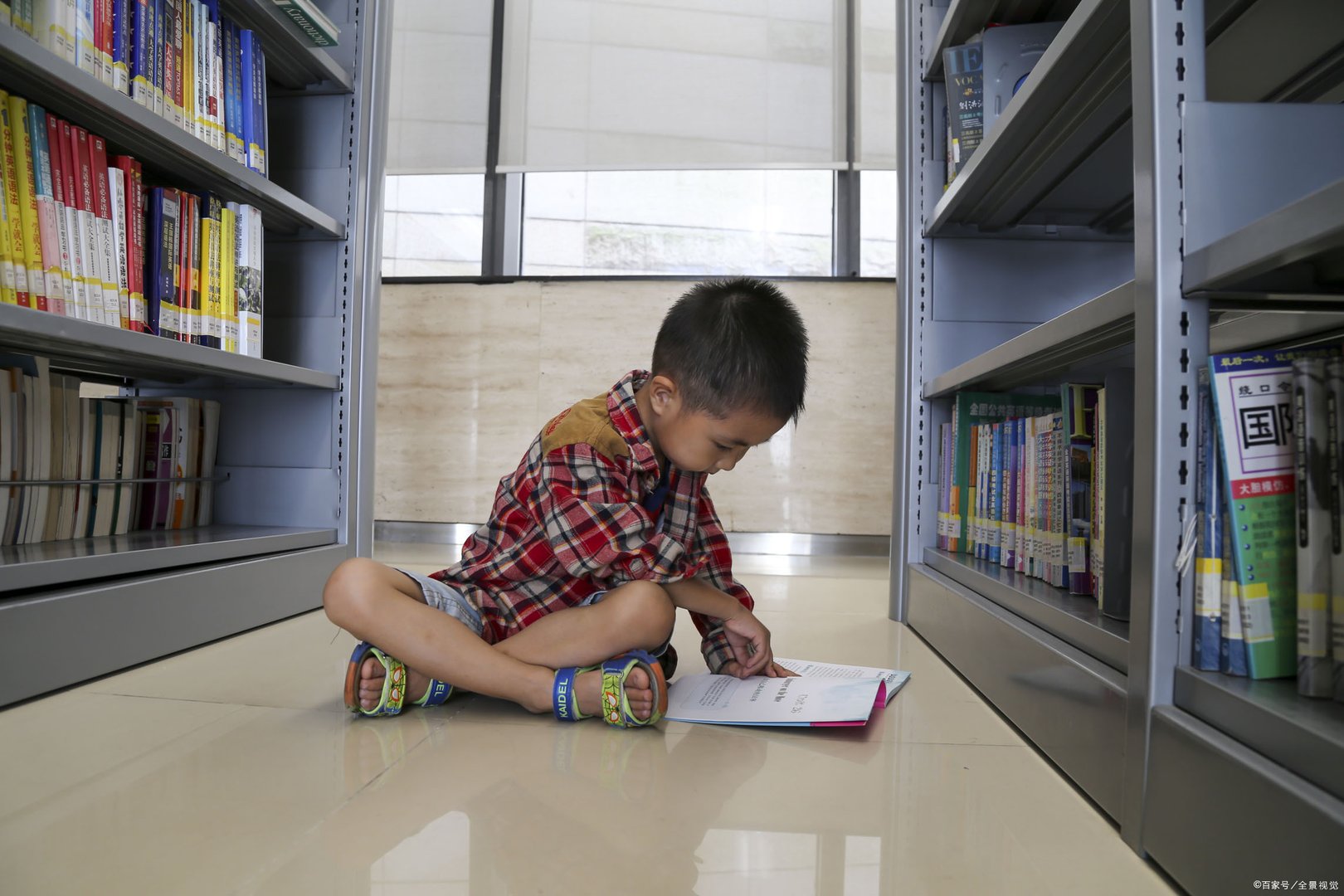 管教孩子时总是控制不住自己，孩子一犯错，就想揍他，该怎么办？