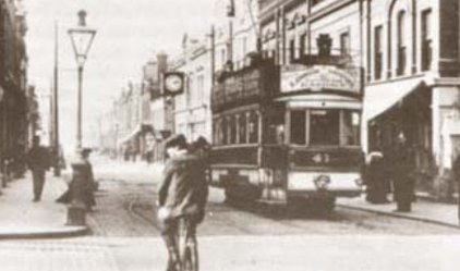 《阿拉比》小说的深层解读是什么？